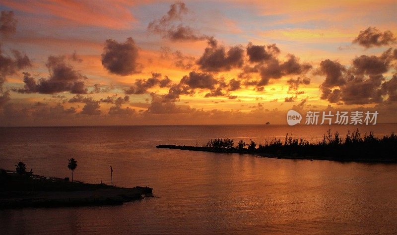 巴哈马自由港的日落