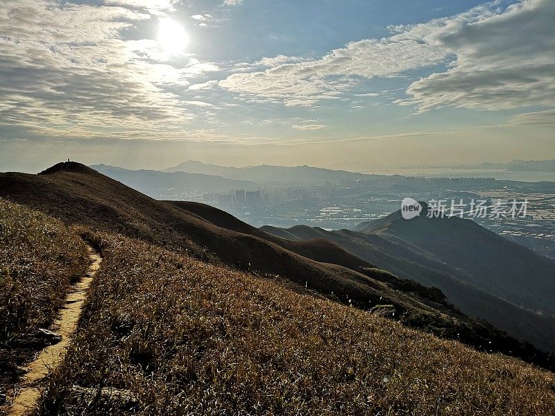 香港新界鸡公岭山上的日落