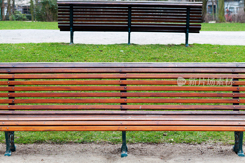 布鲁塞尔五宫公园的长椅