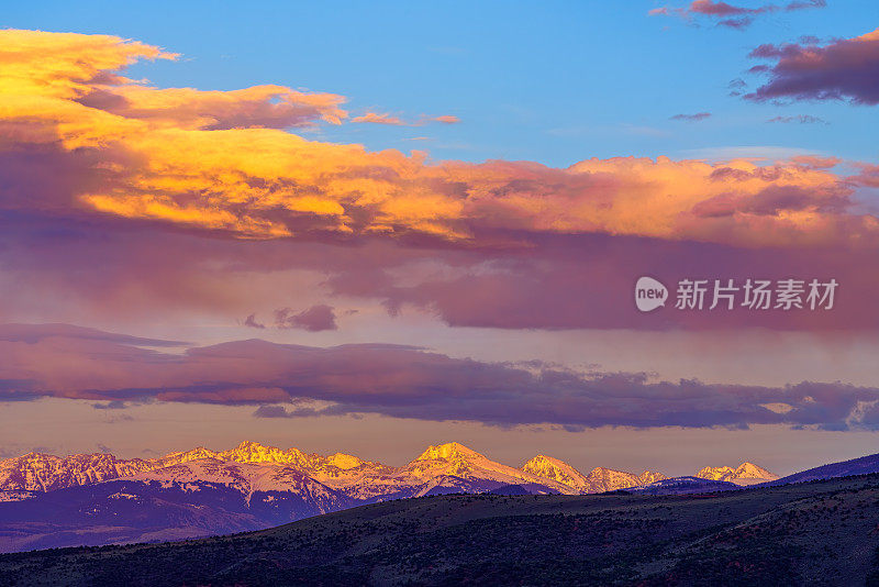 夏沃琪山脉、天虹景区景观