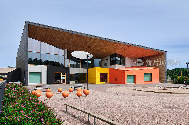 芬兰幼儿园的现代化建筑。
