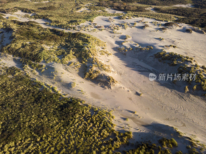 荷兰海牙附近海岸沙丘的鸟瞰图