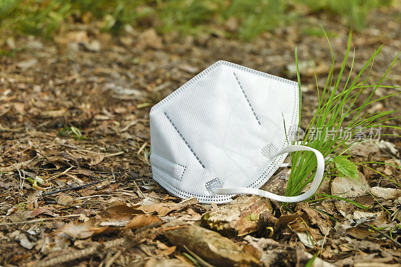 FFP2口罩-自然污染-乱扔垃圾