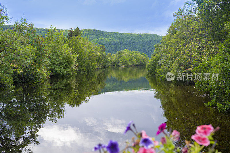 英国苏格兰高地的尼斯湖淡水湖