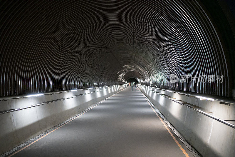 隧道具有现代科技感