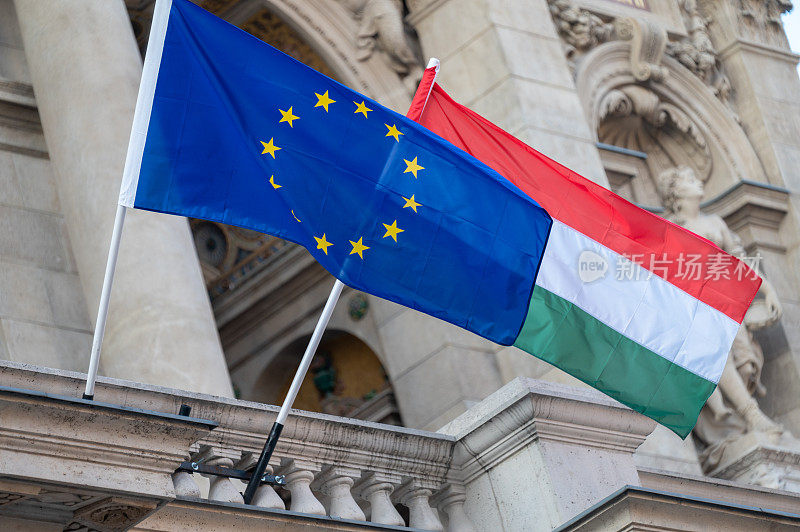 欧盟和匈牙利国旗