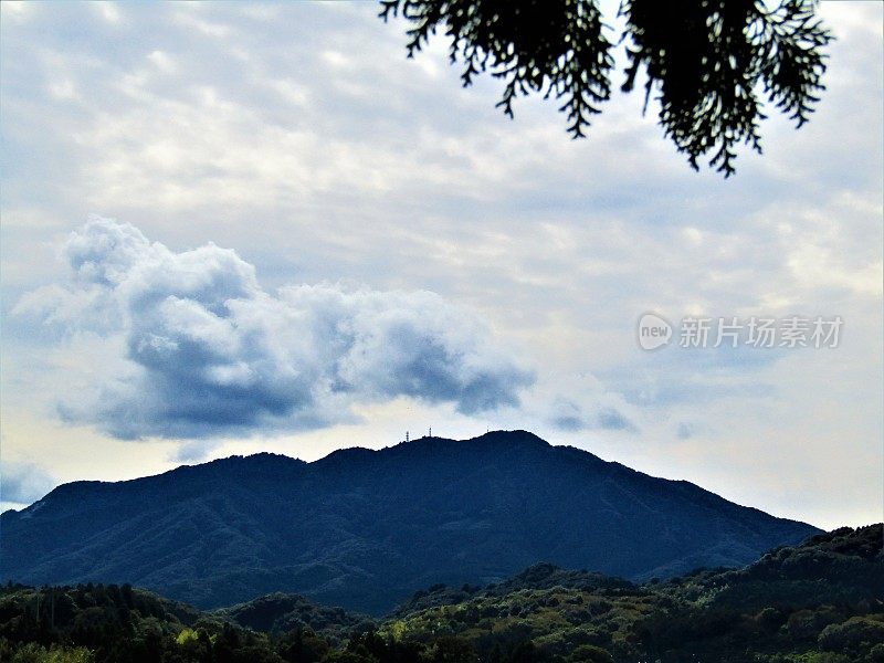 日本。山的风景。