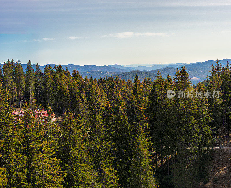 罗多比山景