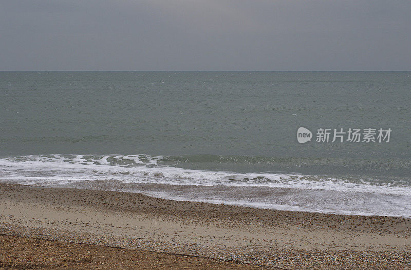 在亨吉斯伯里海德多塞特的海边度过了一个沉闷的夜晚