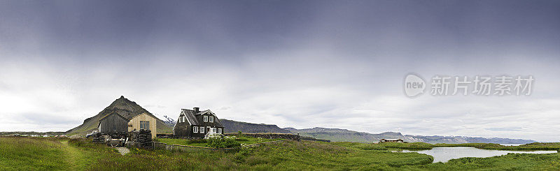 遥远的乡村家庭宁静的夏天北极海岸峡湾全景冰岛