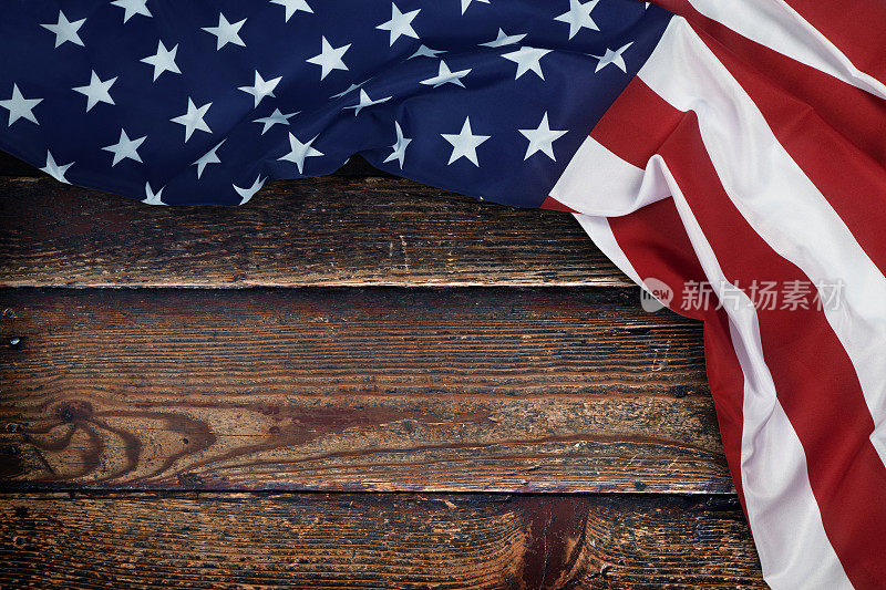 美国国旗在木板上