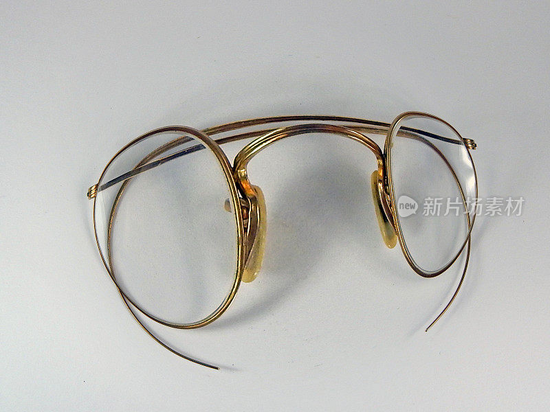 古董眼镜与鱼眼
