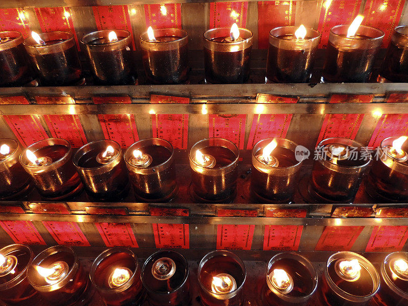 中国蜡烛纪念在佛教寺庙