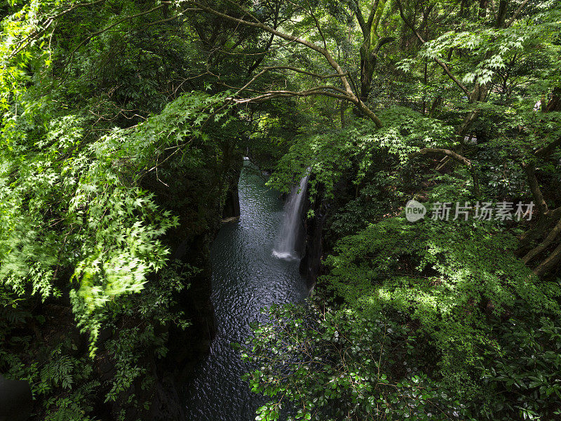 日本高知湖峡谷的顶视图