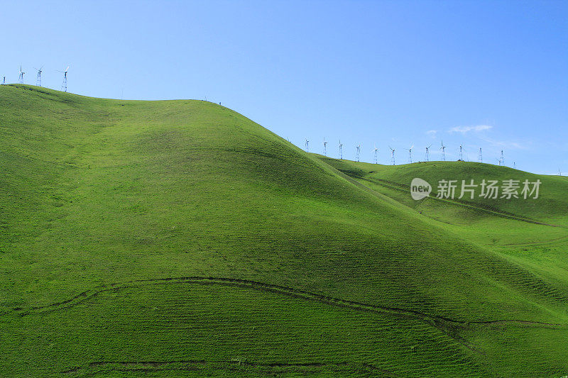 山上的风车