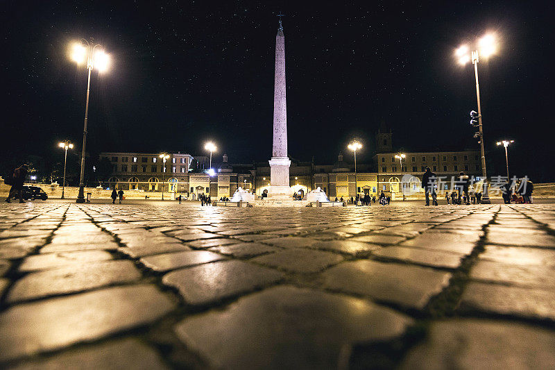 罗马晚上的人民广场