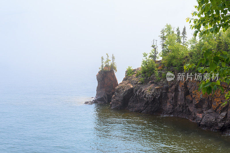 苏必利尔湖海岸线的风景