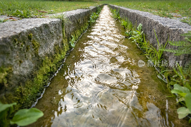 小的流