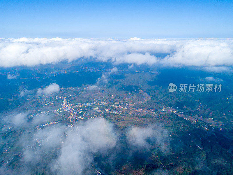 平流层上方的云海