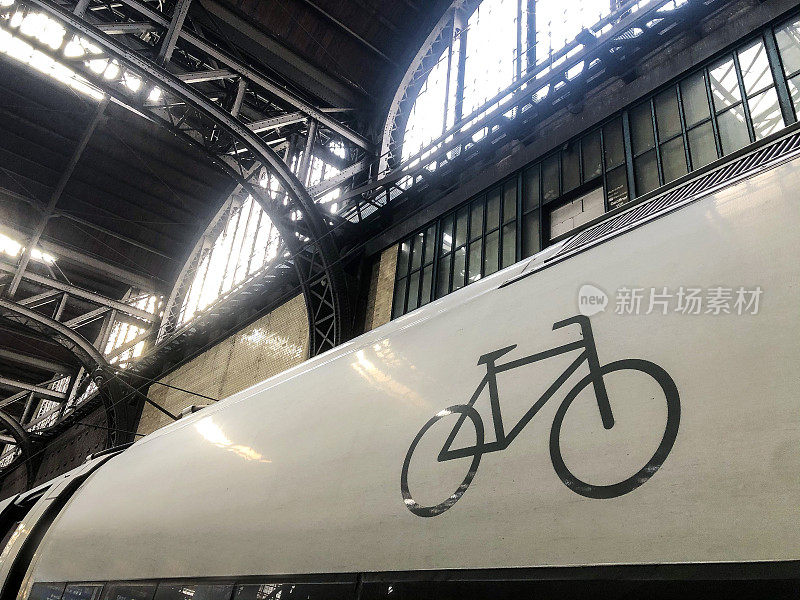 火车车厢上的自行车标志