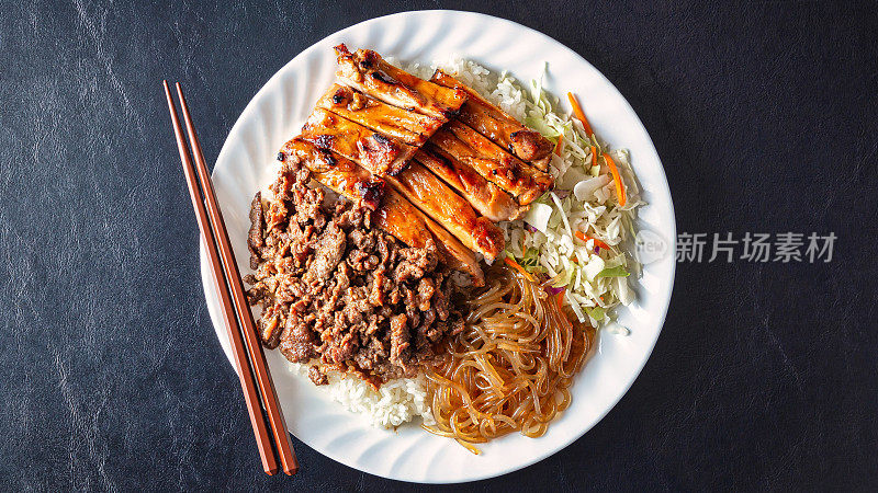 烤肉和鸡肉套餐