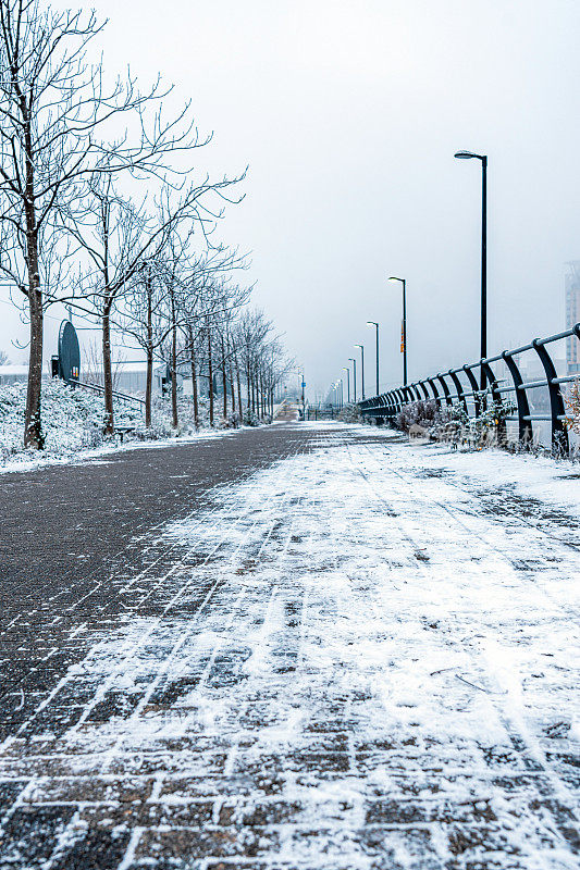 英国曼彻斯特12月下雪