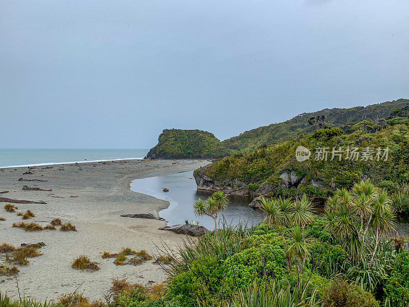 Tauparikākā海洋保护区和船溪在哈斯特，西海岸，新西兰