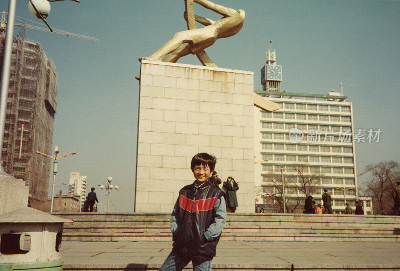 80年代中国吉林市小男孩的真实生活照片