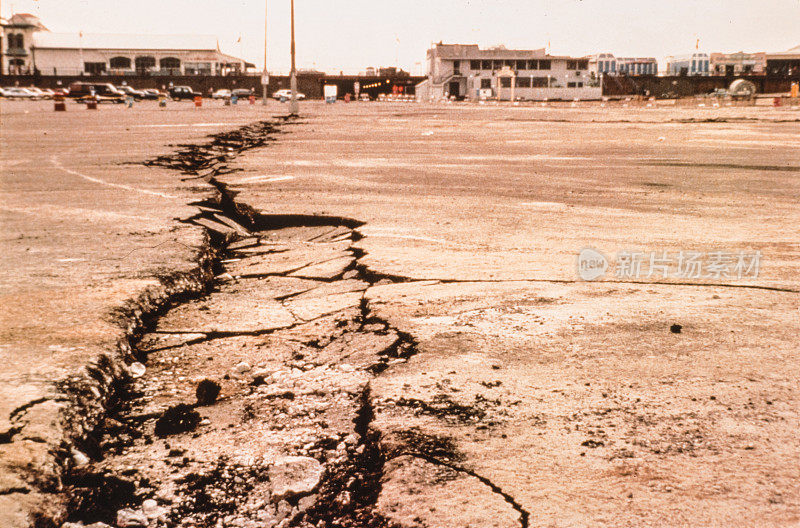 1994年加州洛杉矶北岭地震及其破坏的旧照片