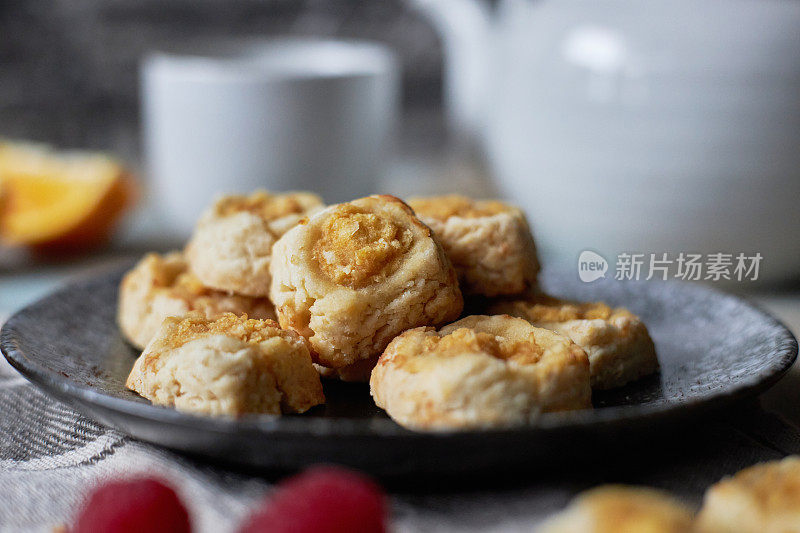 下午茶时间，家里烤的饼干