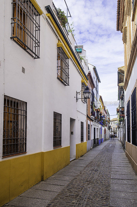 科尔多瓦(西班牙安达卢西亚)老城区的小巷