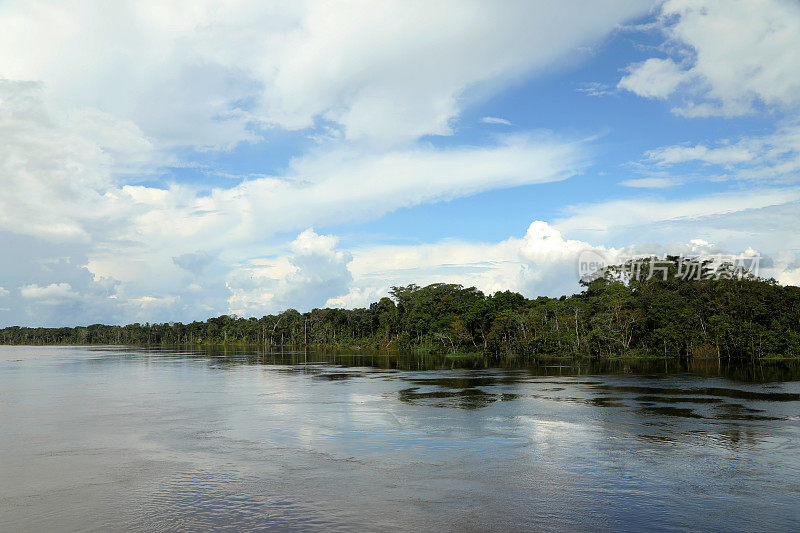 秘鲁亚马逊河游船