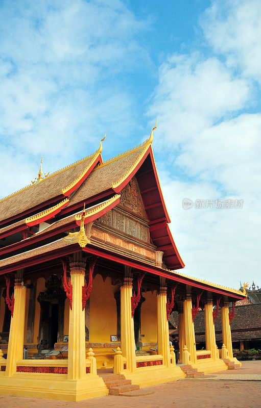 寺寺寺——多层屋顶的聚会厅，老挝万象