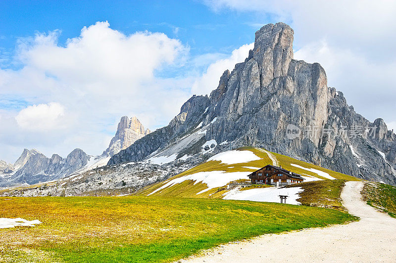 国家公园全景和多洛米提山在科尔蒂纳d'Ampezzo