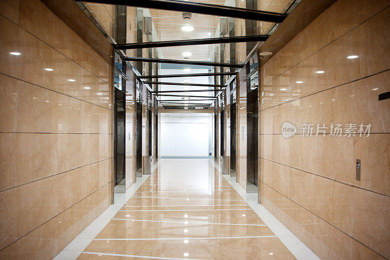 办公大楼的电梯走廊