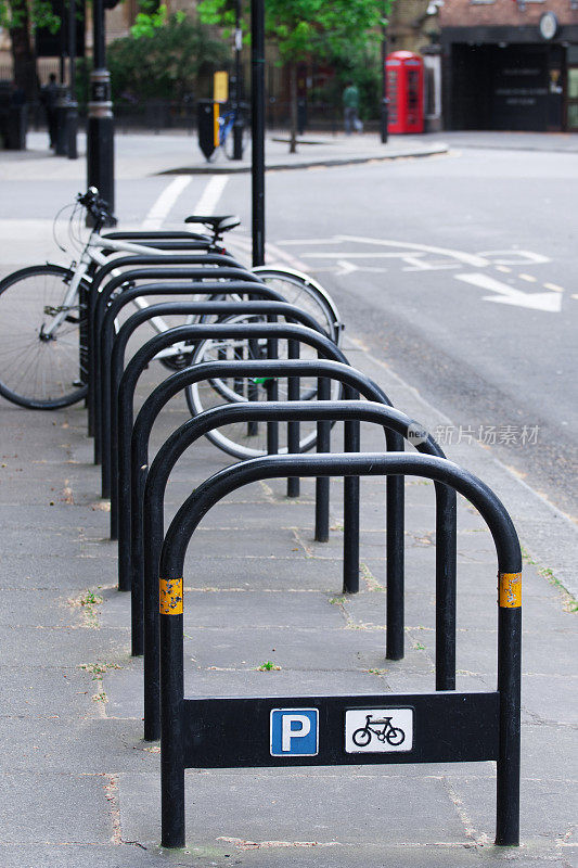 伦敦的自行车停车场