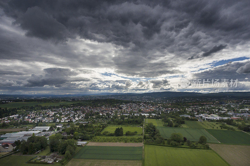 空中视图，Wiesbaden和Rheingau-Taunus