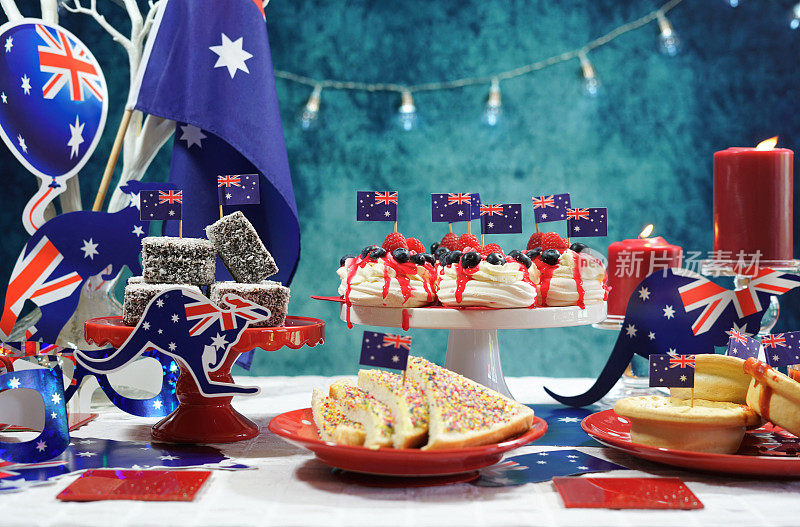 澳大利亚主题派对桌子与旗帜和标志性的食物