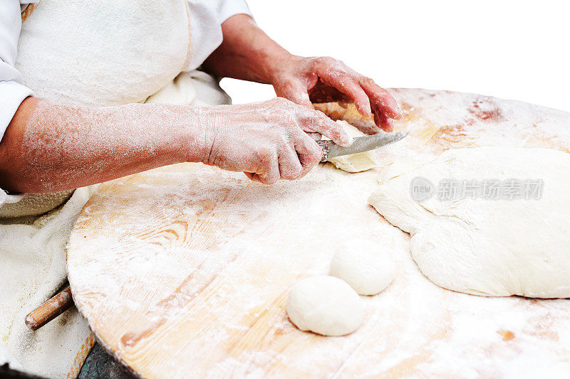 女人揉捏dough.Pastry。