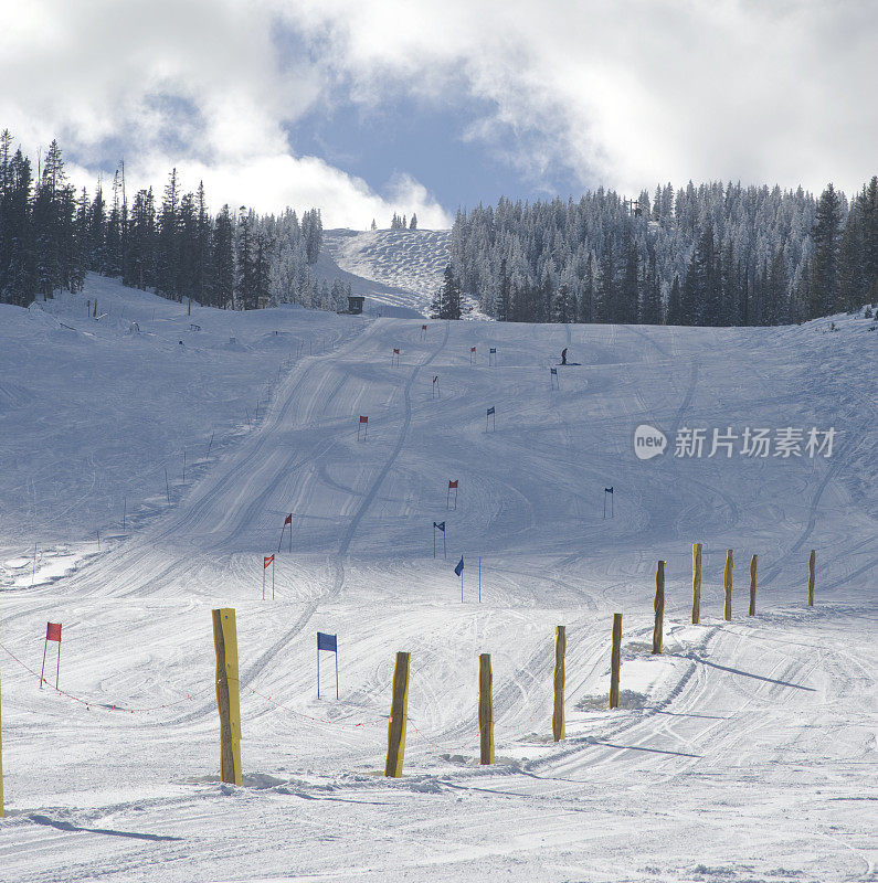 空的滑雪赛道