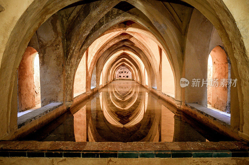 西班牙塞维利亚城堡的古老浴场