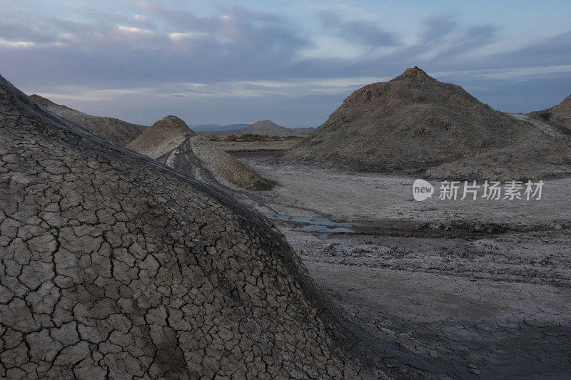 阿塞拜疆的泥火山