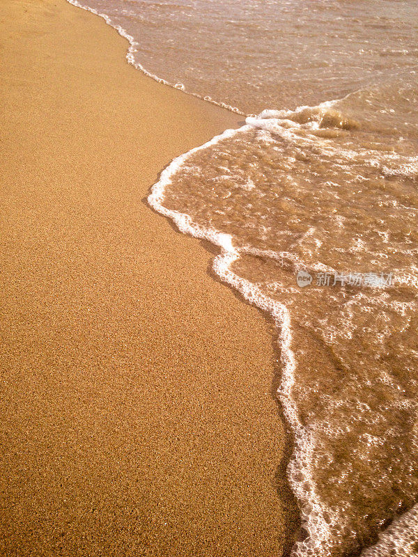 夏天有海浪的沙滩