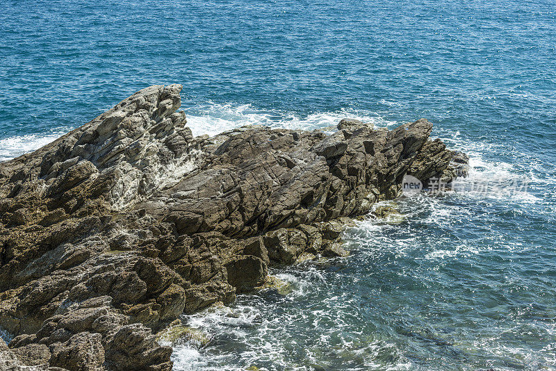 海洋和岩石