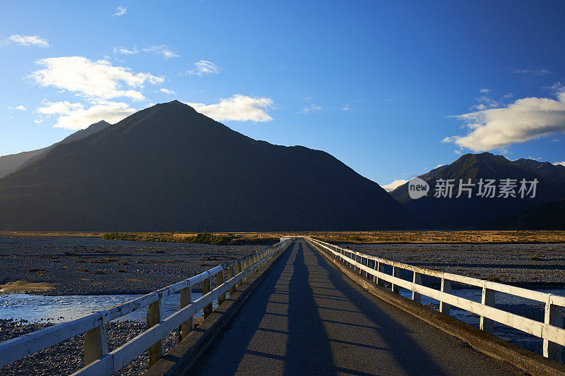 亚瑟山口的黄昏之光，新西兰