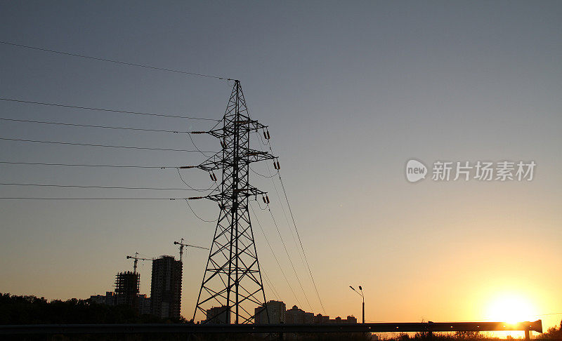 城市高压电线塔架及电线