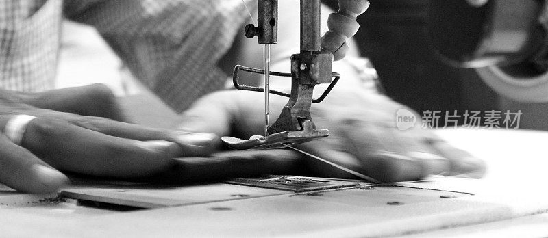 女裁缝用缝纫机的手