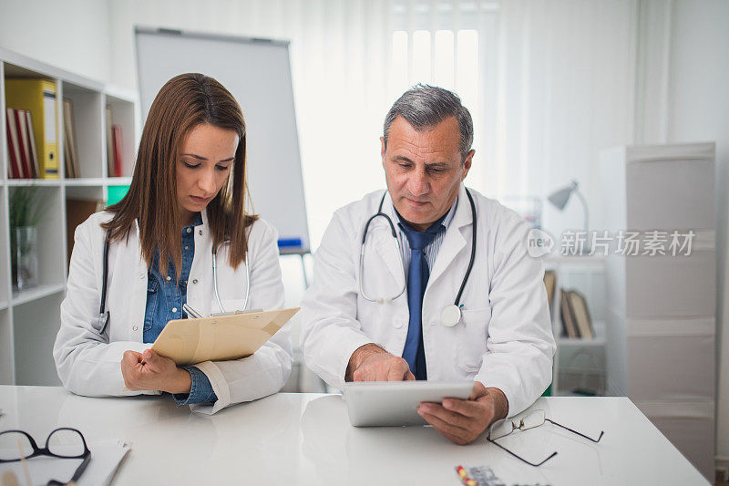 工作的医生团队