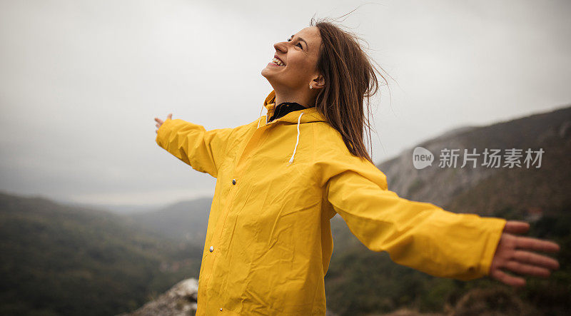 多雨的秋天的一天