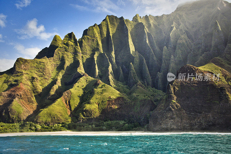 神秘的迷雾纳帕里海岸和威美亚峡谷，考艾岛，夏威夷